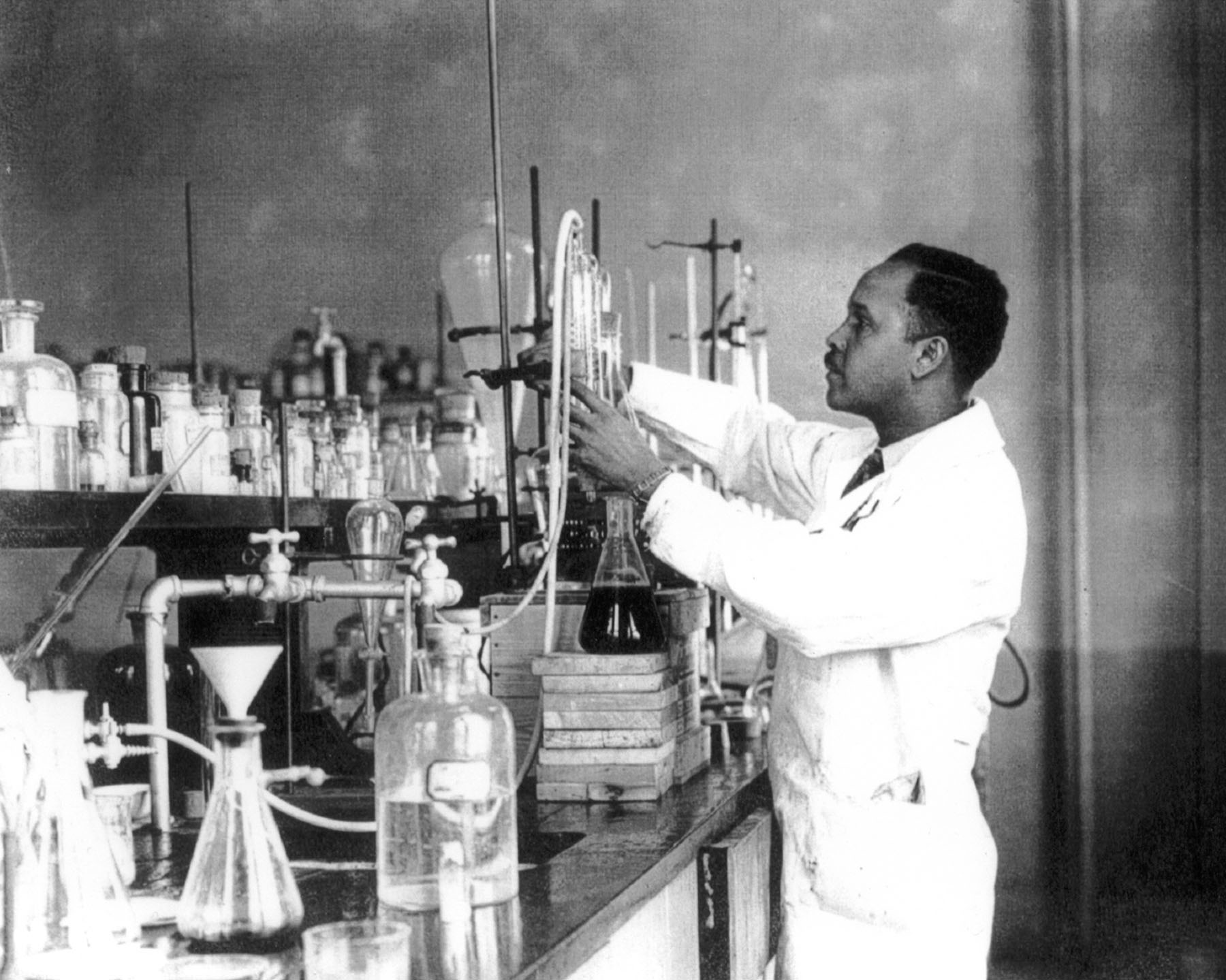 Percy Julian Kimdir?