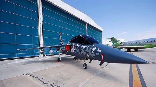 TUSAŞ'tan yapılan açıklamaya göre, şirketin 2017 yılında kendi öz kaynaklarıyla başlattığı HÜRJET Jet Eğitim Uçağı Projesi'nde bir aşama daha hayata geçirildi.