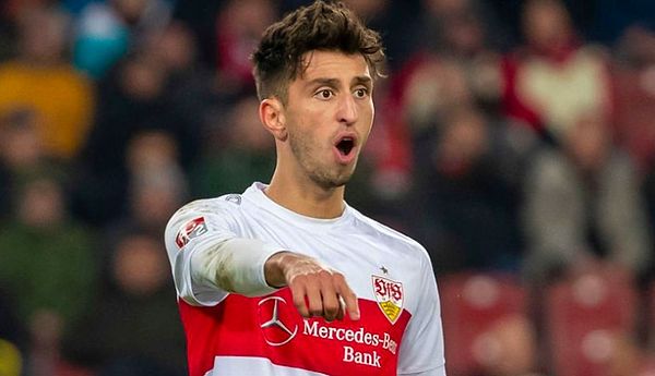 Şu an VfB Stuttgart'ta forma giymekte olan 25 yaşındaki genç futbolcu, Ibiza tatili sırasında gözaltına alındı.