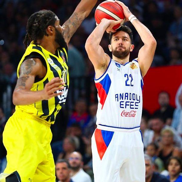 ING Basketbol Süper Ligi final serisinde 3. maçta Anadolu Efes, Fenerbahçe Beko'yu ağırladı.