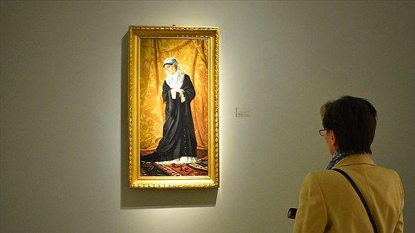 Osman Hamdi Bey'in "İstanbul Hanımefendisi" eseri Viyana'da Dorotheum Sanat Galerisi'nde kimliği açıklanmayan sanatsever tarafından 2019 yılında 1 milyon 500 bin euro'ya satılmıştı.