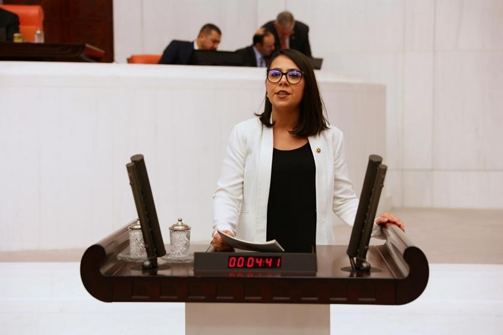 Antalya’daki Öğrenci İntiharları Meclis’e Taşındı: ‘Yurtları Ölüm Kampına Çevirdiler’
