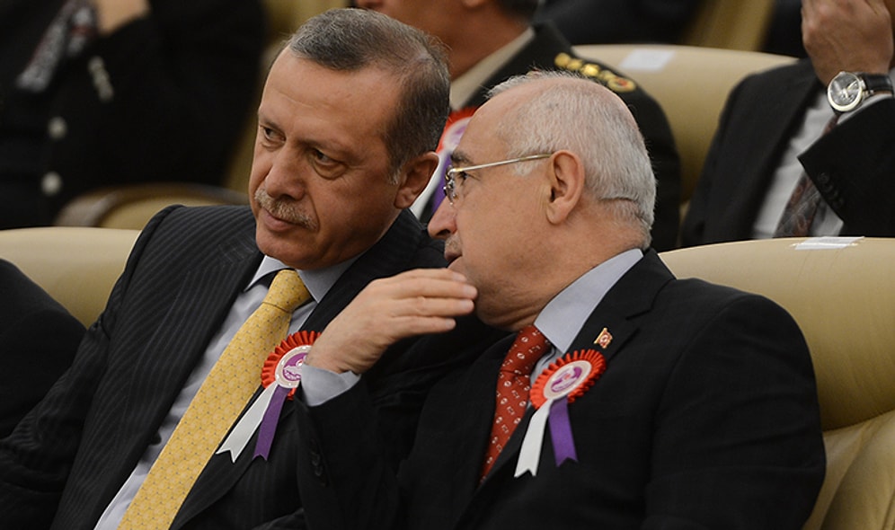 Cemil Çiçek: 'Toplumun Dikiş Noktalarına Jilet Atıyoruz, Bunu Görmemek Siyasi Körlüktür'