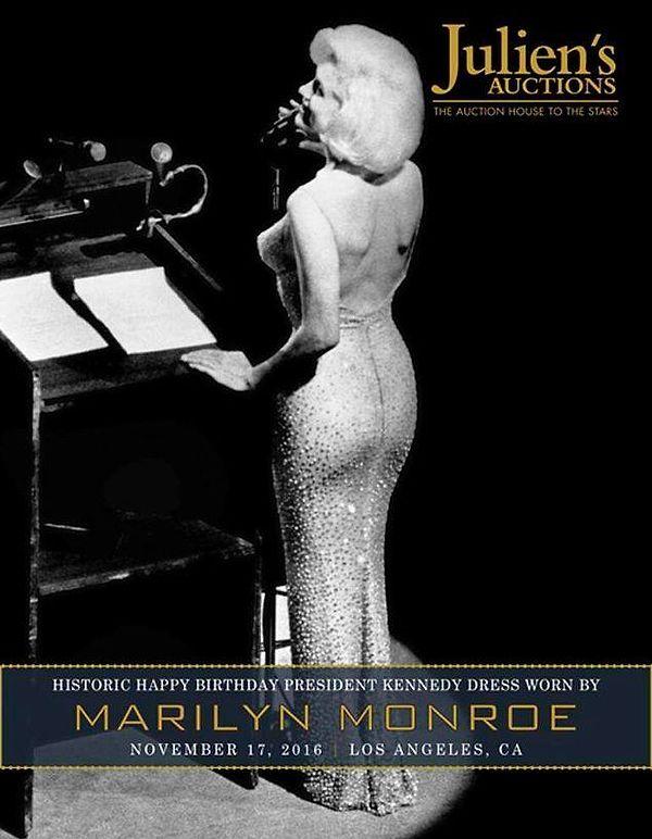 Çünkü üzerindeki elbise Marilyn Monroe'nun yıllar önce giydiği, bir 'ulusal hazine' olarak nitelendirilen bir parçaydı.