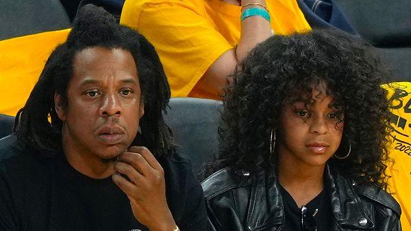 Jay-Z adeta gururlu bir baba ve ilk doğan kızı Blue Ivy Carter hakkında övgüler yağdırmaktan kendini alamıyor.