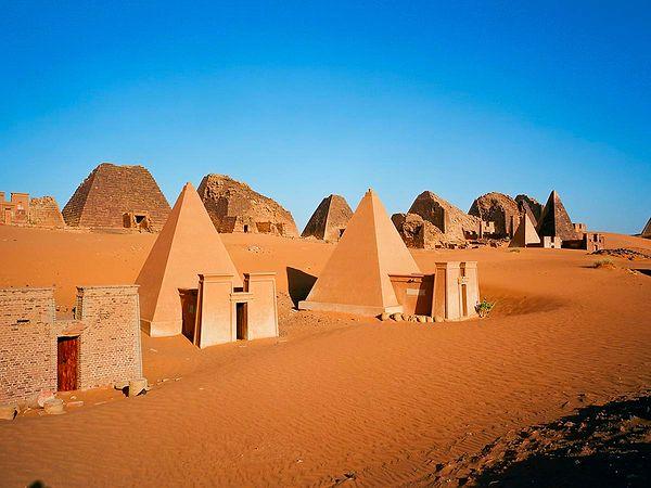 3) Sudan dünyadaki en çok piramide sahip yerdir. (Mısır değil)