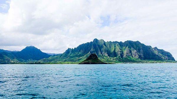 20) Hawaii'de, aynı adada güneşli plajları ve karlı dağları deneyimleyebilirsiniz.