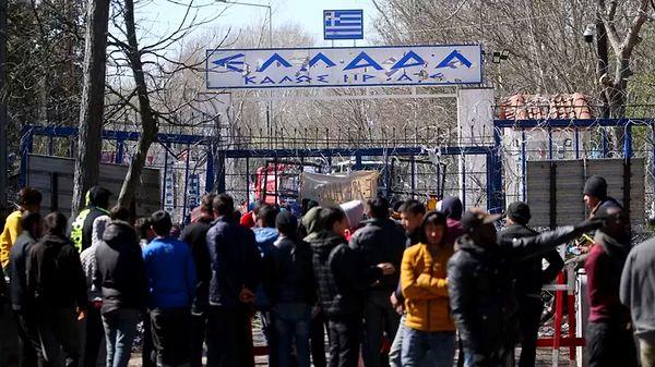 Tansiyonun düşürülmesi için çalışılırken Şubat 2020 sonunda Türkiye'den beklenmeyen bir hamle gelir ve Meriç sınırındaki Avrupa kapılarını göçmenler için açar.