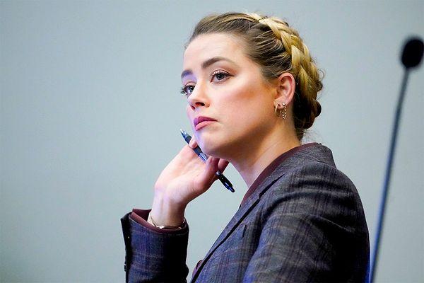Hatta öyle ki dava sürecinin kariyerini etkilediğini söyleyen Amber Heard, filmden çıkarılıp çıkarılmayacağı konusunda emin olmadığını dile getirmişti.