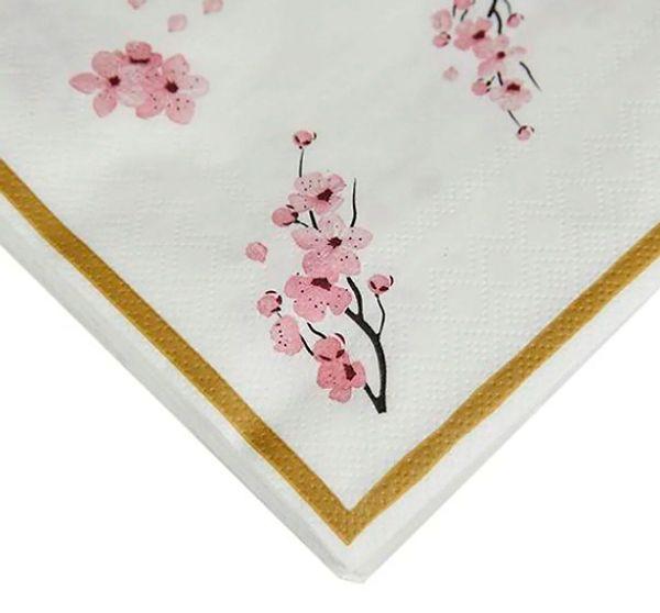 4. Sakura çiçekleri sofralarınızı renklendirsin.