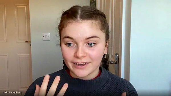 Sosyal medya fenomeni Katie Budenberg, Instagram ve Youtube hesabı üzerinden çeşitli paylaşımlar yapıyor. Paylaşımlarında genellikle beden pozitifliğini savunuyor.