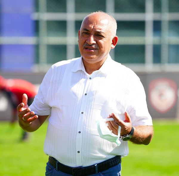 Türkiye Futbol Federasyonu’nun yeni başkanı Mehmet Büyükekşi oldu.