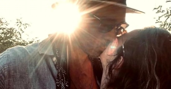 Hakan Kurtaş Sevgilisyiyle Dudak Dudağa Görüntülendi!