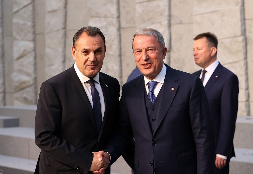 Hulusi Akar ve Yunan Mevkidaşından Ayaküstü Sohbet