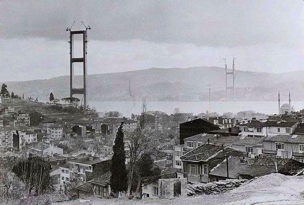 9. Boğaziçi Köprüsü inşaatı, İstanbul, 1972.