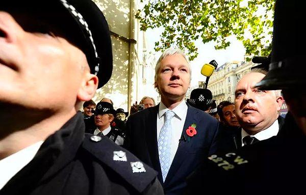 Julian Assange’ın geçmişi