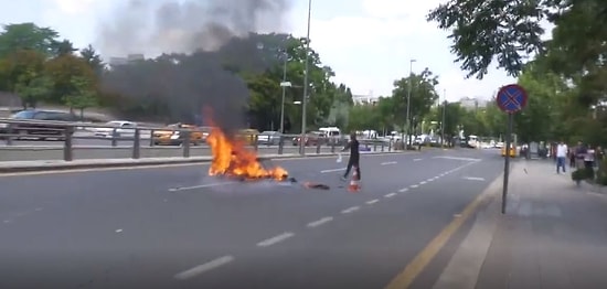 TBMM Önünde Zam Eylemi: Çekçeğini Yaktı, Zamlara Boğazına Bıçak Dayayarak İsyan Etti
