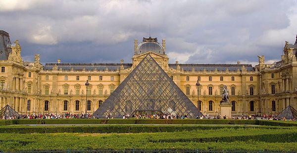 18. Louvre Müzesi