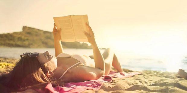 Güneşlenirken Okuman Gereken Kitap Hangisi?