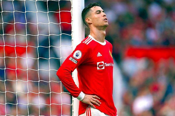 4. Cristiano Ronaldo, Manchester United’dan ayrılması durumunda Sporting veya Roma'ya transfer olabilir. (La Repubblica)