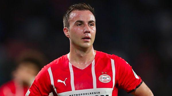 3. Frankfurt, PSV'den Mario Götze ile 2 yıllık anlaşma sağladı. Bonservis: 4 milyon euro, yıllık ücret: 3 milyon euro + bonuslar  (Sky Sports)