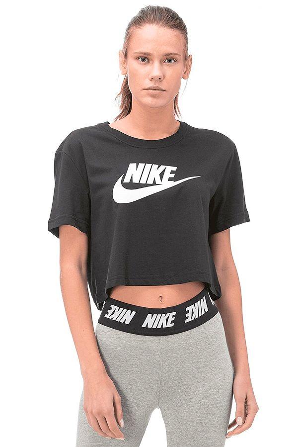5. Nike modaya uyum sağlıyor.