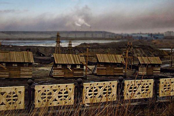 Norilsk, maden yatakları nedeniyle 1920'lerde yerleşime açılmıştı ancak şehir resmi olarak 1935'te Sovyet lideri Joseph Stalin tarafından kuruldu.