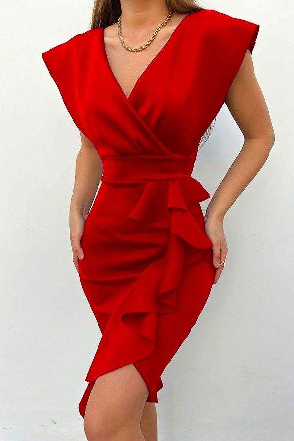 20. Bayram günlerinizi kırmızı elbise modelleriyle şenlendirebilirsiniz.