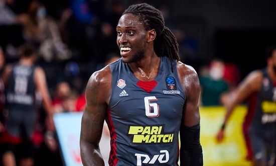 Johnathan Motley Kimdir, Kaç Yaşında? Basketbolcu Johnathan Motley Hangi Takımda?