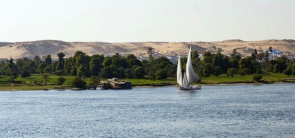 1. Erkekler, Nil Nehri'ni daha verimli hale getirebilmek için mastürbasyon yapıp nehre boşalırdı.