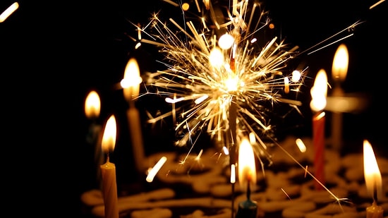 2022 Anneye Doğum Günü Mesajları: Anneye En Anlamlı, Uzun, Duygusal ve Güzel İyi ki Doğdun Sözleri!