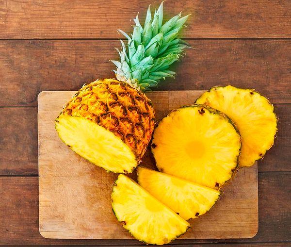"Hatta bazı meyveler diğerlerinden daha kötüdür. Mango, ananas, muz ve üzümde şeker oranı çok yüksektir hatta bunlar tatlı olarak değerlendirilmelidir."