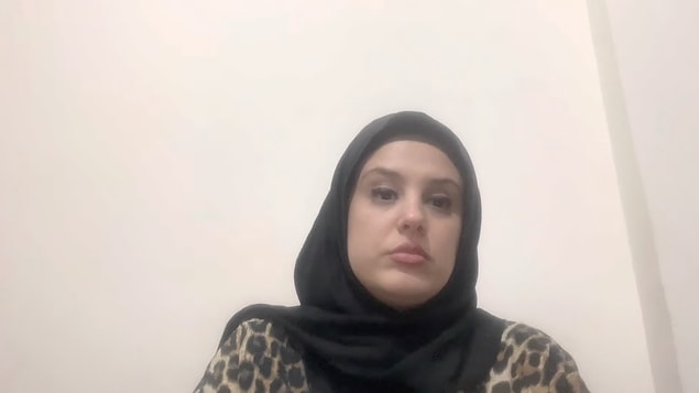 Şimdi ise Pelin Hürman yayınladığı YouTube videosunda gelen eleştirilere dair açıklama yaptı. Hürman videoda, "Ne yazık ki bir programın başlığını iki dakikasını kesmişler ve yaymışlar. Birincisi beni bilen bilir böyle şeylere itibar etmiyorum. Güneş balçıkla sıvanmaz onu da biliyorum."