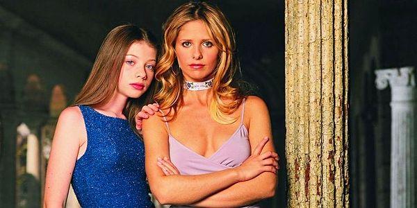 9. 'Dışarı çıkıyorsan kız kardeşini de yanında götür Buffy.' - Joyce Summers, Buffy the Vampire Slayer