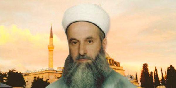 Cemaatin önde gelenlerinden biri olan Mahmut Ustaosmanoğlu'nun damadı Hızır Ali Muratoğlu, 1998’de, görev yaptığı camide cemaatle sohbet ettiği sırada öldürülmüştü.