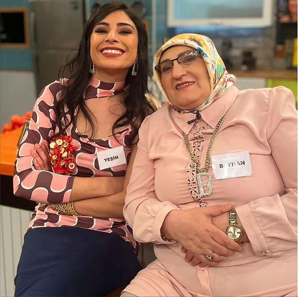 Kanal D ekranlarında yayınlanan Gelinim Mutfakta programında Yeşim Hanım, kaynanası Beyhan Hanım ile birlikte yarışıyor.