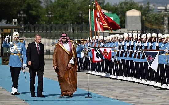 Suudi Prens Selman'ın Türkiye Ziyaretinde 'Selamun Aleyküm' Şeklindeki Selamına Askerlerden Cılız Cevap