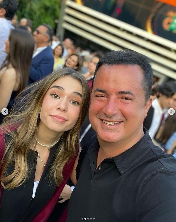 Hem Zeynep Yılmaz hem de Acun Ilıcalı mezuniyet karelerini Instagram hesabından paylaştı...
