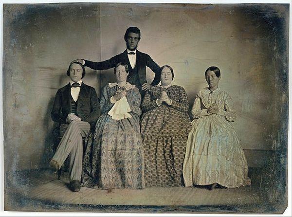 4. 1840'lı yıllarda Amerika'da hipnoz edilen dört kişi.