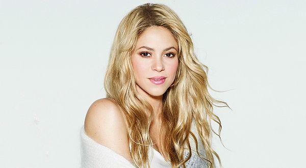 4. Tüm dünyanın tanıdığı Arap asıllı Kolombiyalı şarkıcı Shakira'nın soyadı Ripoll. Tam adıysa Shakira Isabel Mebarak Ripoll.
