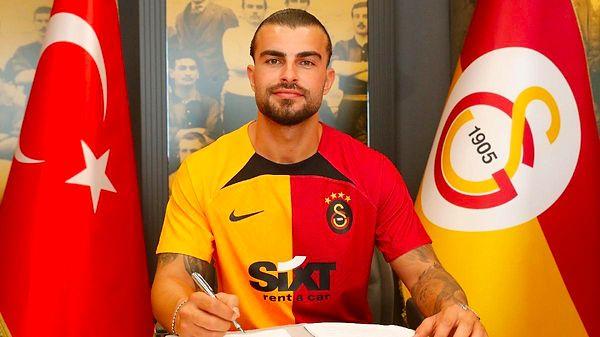 Galatasaray, 27 yaşındaki stoper Abdülkerim Bardakcı ile 3+1 yıllık sözleşme imzalandığını duyurdu.