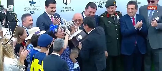 Gazi Koşusu Ödül Töreninde Ekrem İmamoğlu'nun Adı Geçince A Spor Yayını Kesti