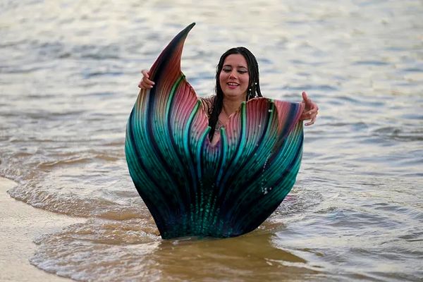 Aynı şekilde Washington'da da benzeri bir deniz kızı topluluğu var: 'Society of Fat Mermaids' (Şişman Deniz Kızları Topluluğu)