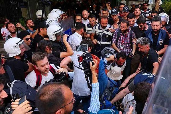 5. Pride ayı kapsamında Taksim'de yapılacak olan 'Onur Yürüyüşü' öncesinde içerisinde gazetecilerin de olduğu 20 kişi gözaltına alındı.
