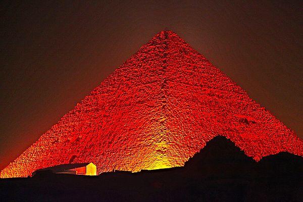 21. Keops Piramidi, Antik Dünyanın Yedi Harikasından en eskisi ve hala varlığını sürdüren sonuncusudur.