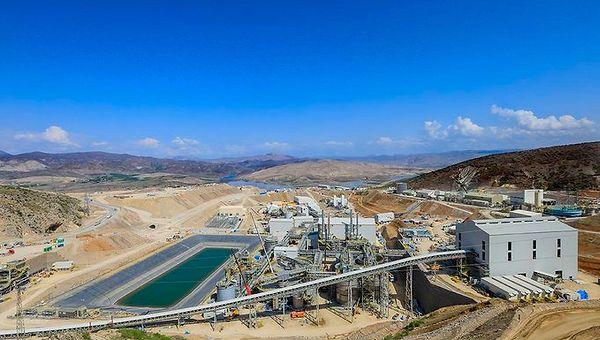 Erzincan İli, İliç ilçesinde bulunan altın madeninin faaliyeti Çevre Şehircilik ve İklim Değişikliği Bakanlığı tarafından durduruldu.