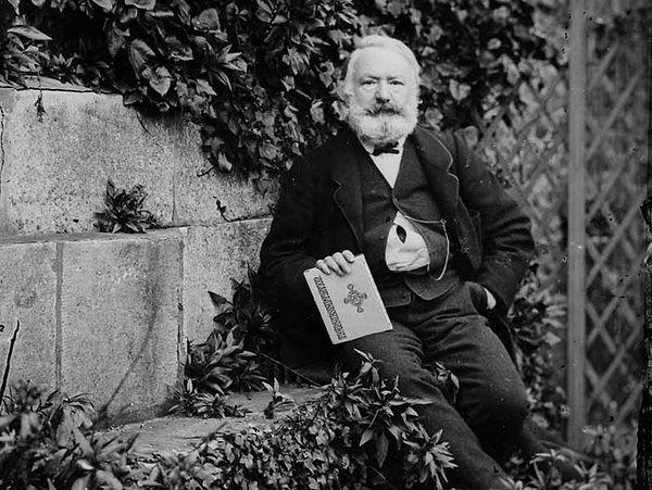 Victor Hugo'nun Hayatı Hakkında Kısa Bilgi
