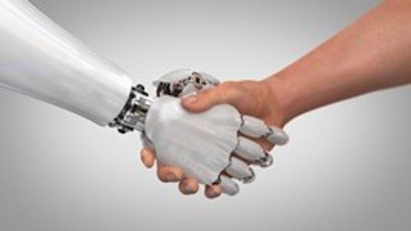 Dijital çalışan ve fiziksel robot (rinsan) kullanımı hızla artıyor…