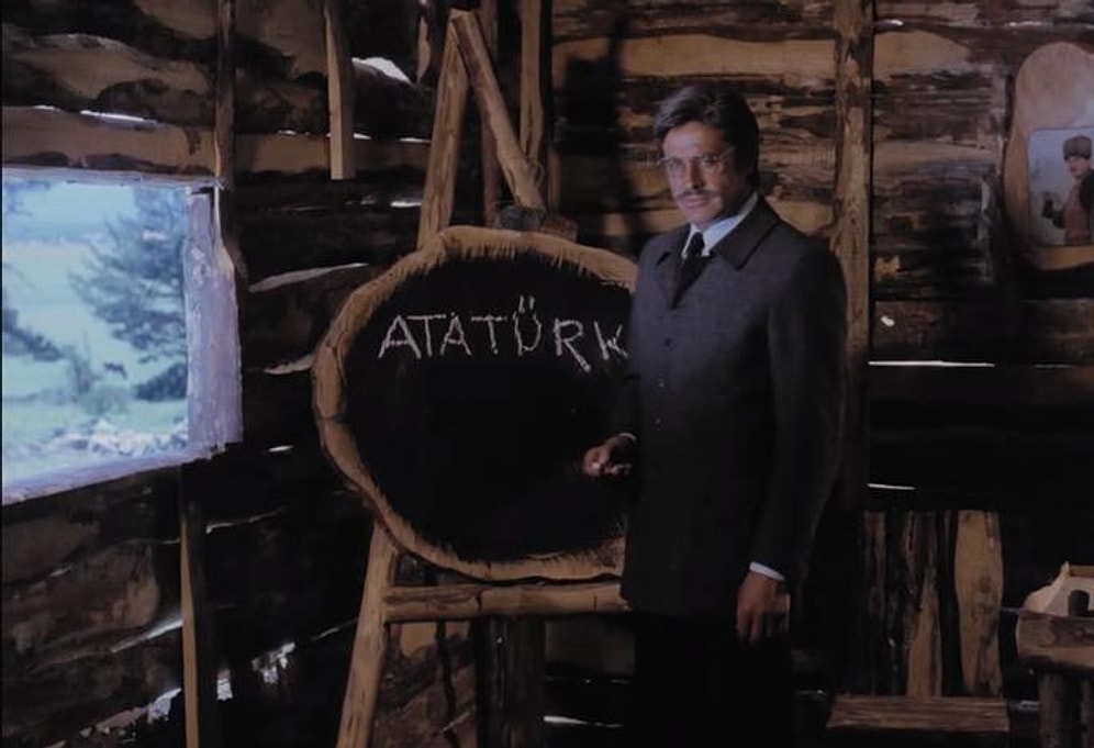 Cüneyt Arkın'ın 'Öğretmen Kemal' Filminden: 'Ben Kuva-yı Milliyeciyim! Atatürk’ün Askeriyim'