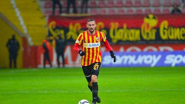 5. Galatasaray, Onur Bulut için Kayserispor'la yeniden pazarlık masasına oturacak. (Spor Arena)